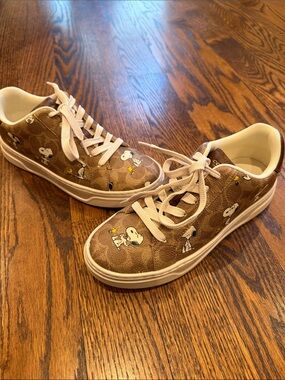 Coach x Peanuts sz 7 M featuring SNOOPY brown coach sneakers running shoes RARE